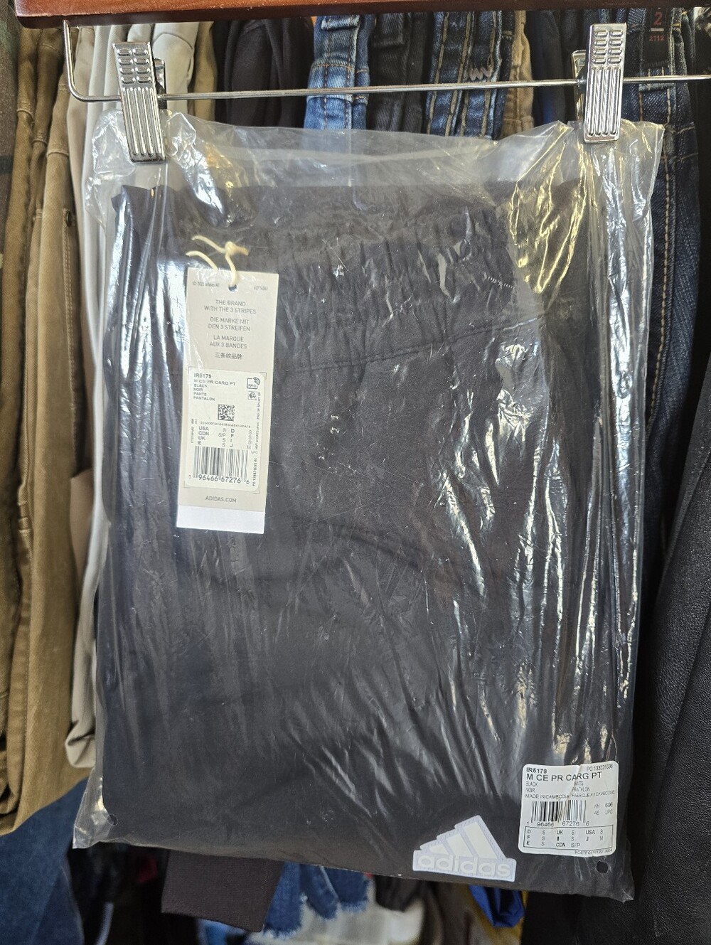 Adidas City Escape Premium Cargo Jogging Pants Size Small Black New NWT Joggers
